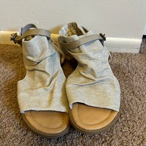 Tan sandals size 10